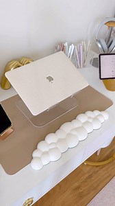 That fresh laptop case feelin’ 🤌 I love this case so much, I purchased it for my personal laptop too! I haven’t found another that I like as much as this one. Shop all my office faves via the link in my bio! Happy Sunday! 🫶 | Gracefully Glam