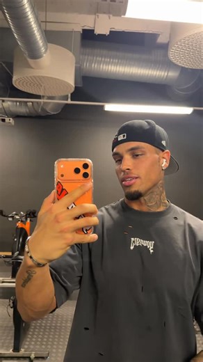 Cozmo Lundgren Garcia on Instagram: "need to work on my reel game lol 🥴 code : COZMO @youngla #explore #explorepage #reels #tiktok #gym"