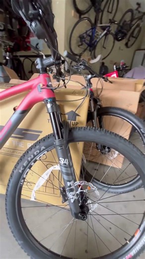 Nothing fancy, just fun, carbon Mtb KHS fox 34 fork and shimano grupo #shimanomtb #foxmtb #foxforks