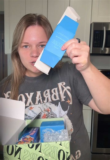 Restocking the bathroom with Nobs toothpaste tablets because they just make life easier. These remineralizing toothpaste tablets are fluoride free and still leave your teeth feeling fresh and clean. Perfect for everyday routines, kids’ bathrooms, travel bags. Nobs toothpaste is one of those swaps that just makes sense.