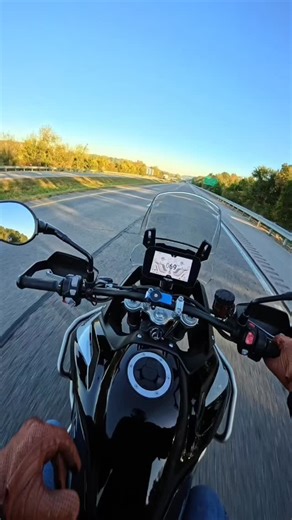 🏍 justride_moto 🏍 on Instagram: "Grooved pavement is fun 😆 #motorcycle #freeway #offramp"