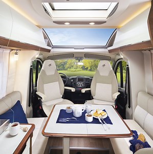 Rapido C86 : le camping-car profilé avec très grand lit électrique réglable en hauteur et soute traversante