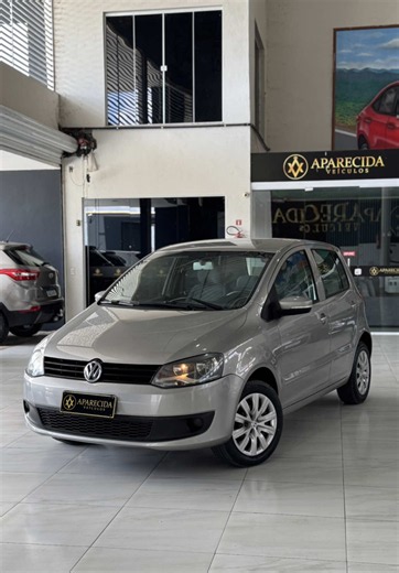 Volkswagen Fox Trend 1.6 2012 — completo, econômico e espaçoso