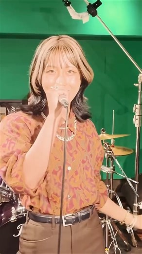 HAGANE on Instagram: "ライブ会場でもお待ちしています！ #HAGANE #ハガネ #girlsband #ガールズバンド #Rainbow"