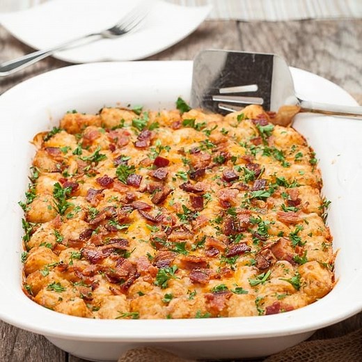 Cheesy Tater Tot Breakfast Casserole