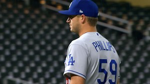 Evan Phillips sella la victoria