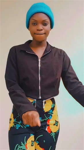 Lynder Matiko(Rhumba queen ) on Instagram: "Happy Sunday Fam殺 Song :Papa bonheur Artist:Koffi Olomide #zilizopendwavibes #rhumbaqueen #Rhumba #oldschool #RogaRoga"