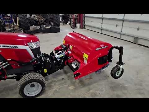 Massey Ferguson RBx.1524 Install & Removal on 1GC.25 | Gibbsville Implement