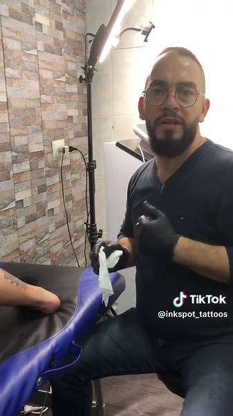 #tattooartist #bodytattoo #viral #viralvideo #foryou #fypシ #tiger #rose #flowers #women #art #real