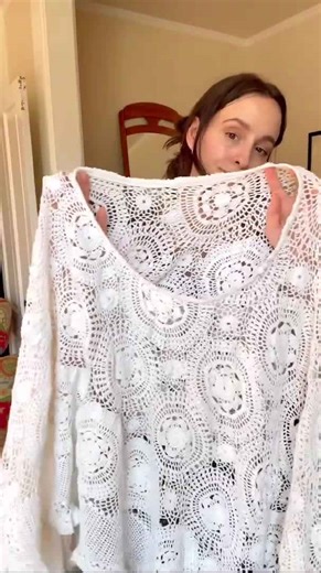 Turn a thrifted tablecloth into this! 😱😍