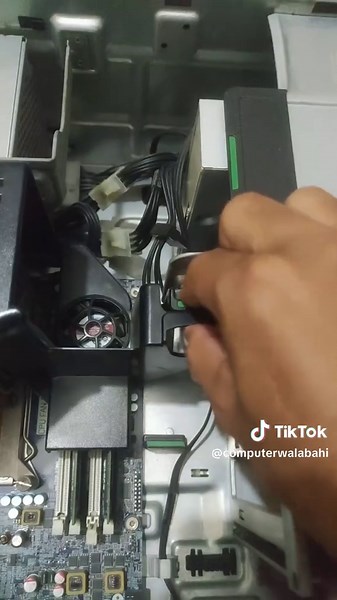 What do you Think Renew krwaon ya kisi kone me phank dun 🤔🤔🤔🤔 #ryzen #pcsetups #pcsetup #viralvideo #pcgaming