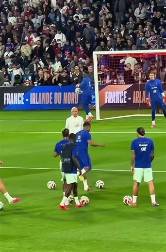 y’a 25k (1 2 3 4 5 6 7 8 9 10 11 12 13 14 15 16 17 18 19 20 21 22 23 24 25 MILLES PERSONNES) qui sont d’accord avec ce tweet je trouve ça choquant