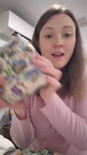 My experience using disposable nappies and disposable wipes as a cloth nappy mum. #clothnappies #reusablenappies #baby #newborn #pregnant #newmum #lowtox #ecofriendly | Darlings Downunder