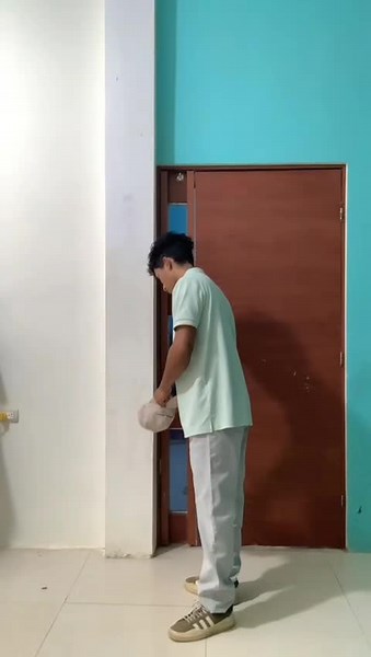 Cap Styling Tips in a Casual Setting