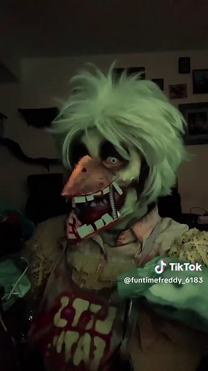 Withered Chica Cosplay for FNAF Movie