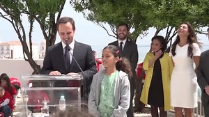 6.9K views · 264 reactions | Lisboa acolhe Árvore por um Mundo Melhor Plantada em 14 de abril, por Fernando Medina e Catarina Furtado, no jardim da Rua do Recolhimento ao Castelo de São Jorge, uma oliveira desafia os lisboetas a expressarem os seus desejos para um mundo melhor. #lisboa | Câmara Municipal de Lisboa | Facebook