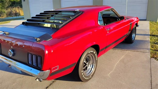 70 Boss 302 vs 68 Dart GTS 383: a performance analysis of 2 very different purpose built cars 🔥💯🏁 | Gause Garage