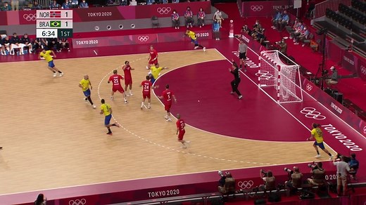Gol do Brasil! Vini marca o segundo da Seleção contra a Noruega