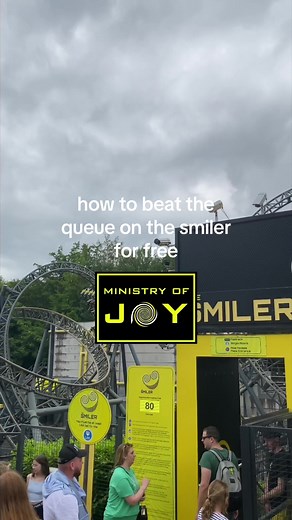 how to beat the queue on the smiler for free every single time😵‍💫🎢😅 #thesmiler #smiler #altontowers #alton #merlin #queue #2023 #themepark #rollercoaster #coasters #altontowers🎢💛