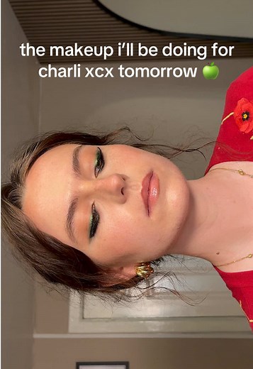 green liner is very brat xx #charlixcx #charlixcxdublin #dublin #brattour
