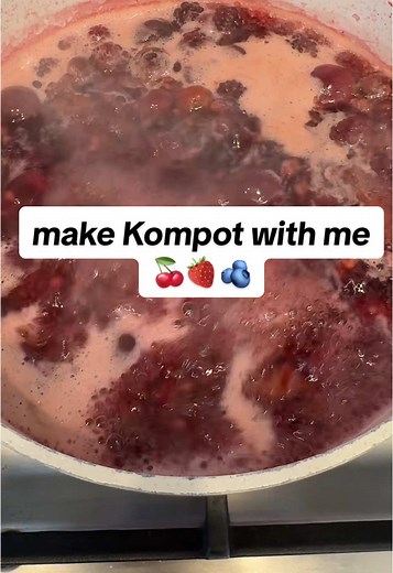 How to Make Kompot: A Fruit Beverage Recipe