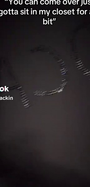 Someone talk to me while I wait😂