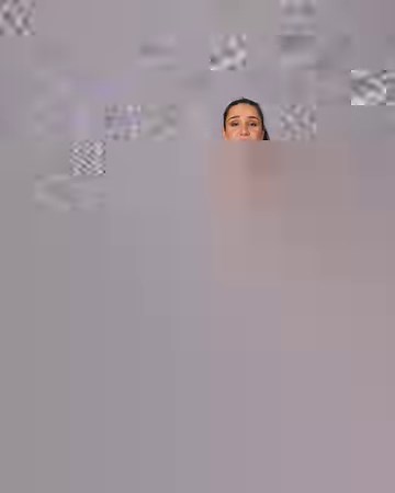 How to use a foam roller!! I get it.. they can be confusing, and sometimes a little painful. But foam rollers are the BEST and so great for your recovery! Here's how you can introduce them into your warm-down or rest days ❤️ #SWK #SWKCommunity #FoamRoller #PersonalTrainer | Kayla Itsines