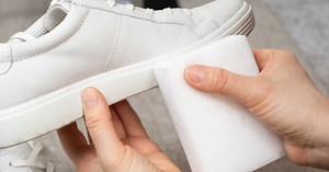 Comment bien nettoyer ses chaussures ? Ce produit Action à moins d’1€ fait disparaître les taches rapidement