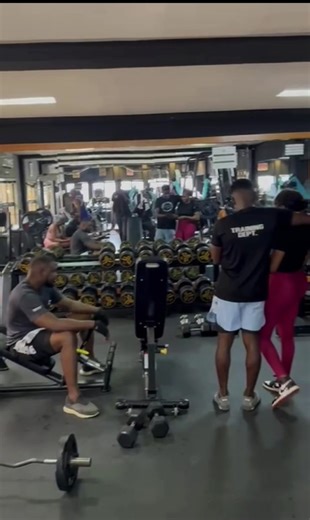 Uselu Vibes! Our Celebrity Fitness Uselu community is alive and active. If live around USELU, This is your sign to join the movement and level up your fitness journey with us 📍 Visit us at Celebrity Fitness Uselu and experience the difference. #WeAreCelebrityFitness #UseluStrong #CelebrityFitness #UseluFitness #FitnessCommunity #WorkoutMotivation #Uselu #FitFam #FitnessLifestyle #GymLife #StayActive #FitnessGoals #HealthyLifestyle #TrainWithUs