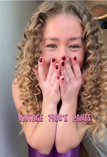 Embrace 80s Fashion with Vintage Outfits