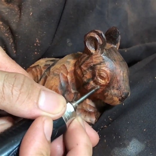 14K views · 279 reactions | Amazing wood carving of a squirrel. How sweet is that ? #woodworking | Magic Handicraft Projects | Facebook