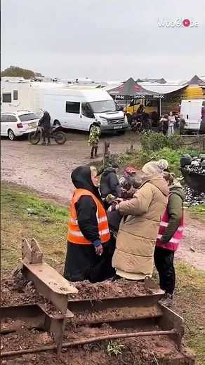 Confused Man Discovers Women Wearing His Jacket | WooGlobe || WooGlobe