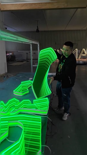 I declare A dior with gradually increasing turnover rate #ledlight #signature #lightbox #signshop