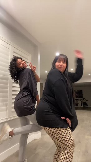 not my momma twerking AGAIN!! 💗🎉🎉🎉 should we do more tiktoks together???