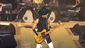 "Can I play my guitar?" ——— #Prince @ The Forum, Inglewood, CA, USA 28/04/2011 Excerpt from the Welcome 2 America DeLuxe Blu-Ray. https://store.prince.com/product/5QLPPR064/welcome-2-america-deluxe-2lp-1cd-bluray?cp=103229_109595 | Housequake