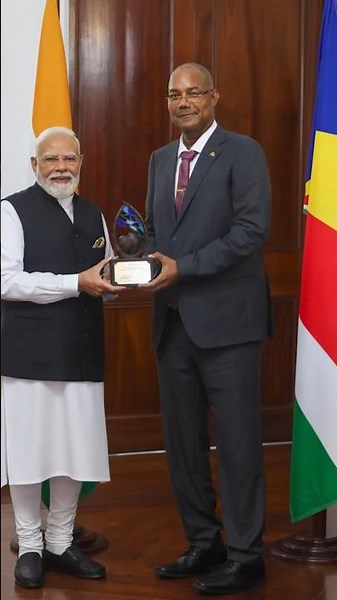 PM Modi conferred the 'Guardian of the Blue Horizon' in #seychelles | #shorts