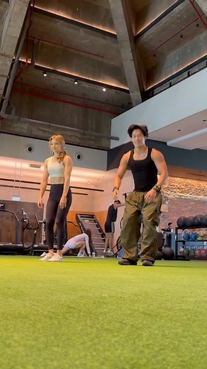 Singapore workout session with my amazing friend, @njltheawesome ! We had incredible energy, tackled every challenge, and had so much fun training together! 💪🔥 Now it’s your turn! Which workout challenge are you going to tackle first?! 🤩 #workout #calisthenics #challenge | Natalia Bartholdi