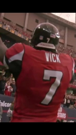 Michael Vick: A Highlight Reel of His Greatest Moments