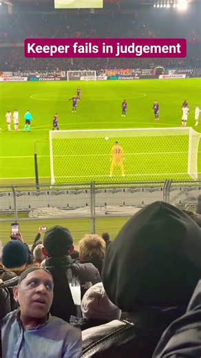 keeper fails in judgement #soccer #messifootball #mancity #messironaldo #shorts #football