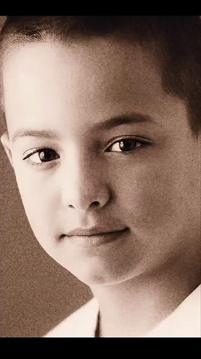 41K views · 137 reactions | Feliz cumpleaños to the stylish and singular #Maluma. He’s led a life marked by milestones achieved through courage and conviction, turning him into the one-of-a-kind BOSS he is today. BOSSes aren’t born. They’re made. #BeYourOwnBOSS | BOSS | Facebook