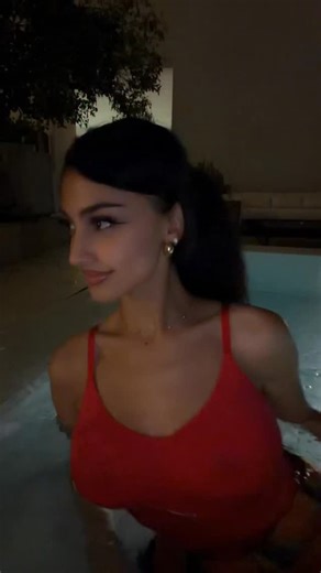 Díva on Instagram: "Cold night but warm inside 🥰"