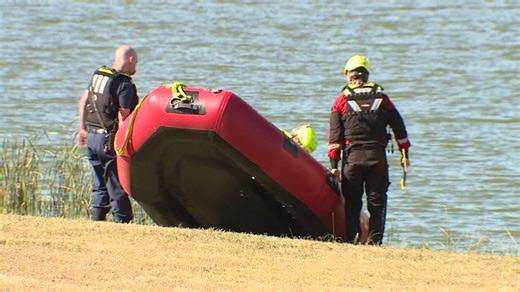 Man rescued after kayak flips over in southwest Oklahoma City pond