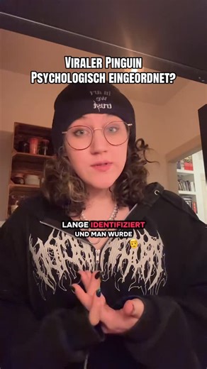 Mina | IFBB Figure Pro | Psychologie (M.Sc.) i.A on Instagram: "Mein autistisches Spezialinteresse ist gerade komplett angesprungen: Sozialverhalten bei Tieren und Menschen zu vergleichen… mein Gehirn bebt, weil ich gefühlt ganz Instagram und jedes Video mit Info dumps voll hauen will 😂😭👇 Der Pinguin ist ein soziales Wesen! Für mich war der Pinguin der Weg geht ein Warnsignal, aber die Kommentare haben mir schnell gezeigt, wie dieses Bild Metaphern erzeugt, die wir als Projektion unserer mens