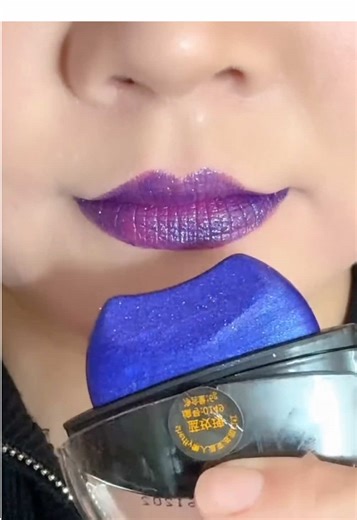 Long Lasting Lipstick Tips for Beautiful Kisses