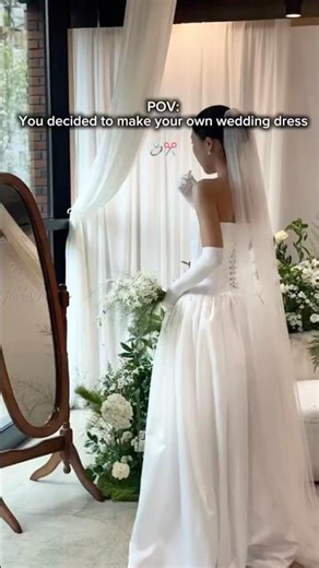 You decided to make your own wedding dress👰🏻