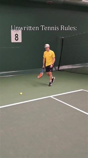 Rec league tennis is packed with little details that only players notice. Take this, for example: there’s an unspoken ranking system when it comes to picking up a tennis ball. Total beginners simply bend over and grab it. After a few months, you discover the foot-and-racquet trick and feel mildly elite. But the real boss move? The clean “dead bounce” pickup using nothing but the racquet. That’s how seasoned players quietly announce their experience without saying a word. What other unwritten ten