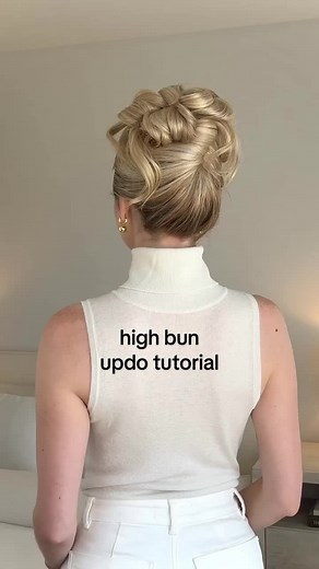 High bun updo tutorial 💗 If you have short or thin hair don’t worry you can still achieve this look. @Luxy Hair Extensions’s Seamless Collection is perfect for up styles because they not only add volume but lay flat and comfortably against your head. I am wearing the Seamless clip-Ins in Beige Blonde. Use code ALEX20 to save on luxyhair.com✨ #highbun #highbuntutorial #highupdo #updo #highbun #luxyhair #luxyhairextensions #hairextensionhairstyles #longhairstyle #longhairstyles