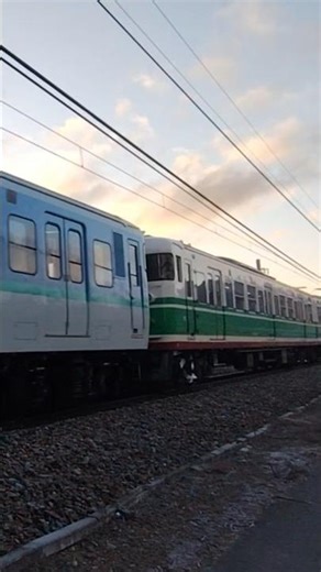 長野県 しなの鉄道 115系 S7編成初代長野色 S11編成新長野色 #しなの鉄道 #鉄道 #電車 #連結 #shots