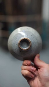 Wrapping pots properly, safely, is an important skill in itself. As potters, we ship work around the world that’s often incredibly fragile, one wrong knock, or a good kick, is all takes for the vessel inside to split, unless of course it’s wrapped sufficiently. I’ve always leant towards the side of caution and I tend to overwrap work as I’d rather spend a few more pennies per parcel in terms of packaging materials, then have it break during transit. I spend around £1500 a year on fresh boxes, ca