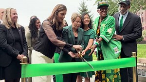 Celtics legend Bill Russell immortalized with Boston bridge